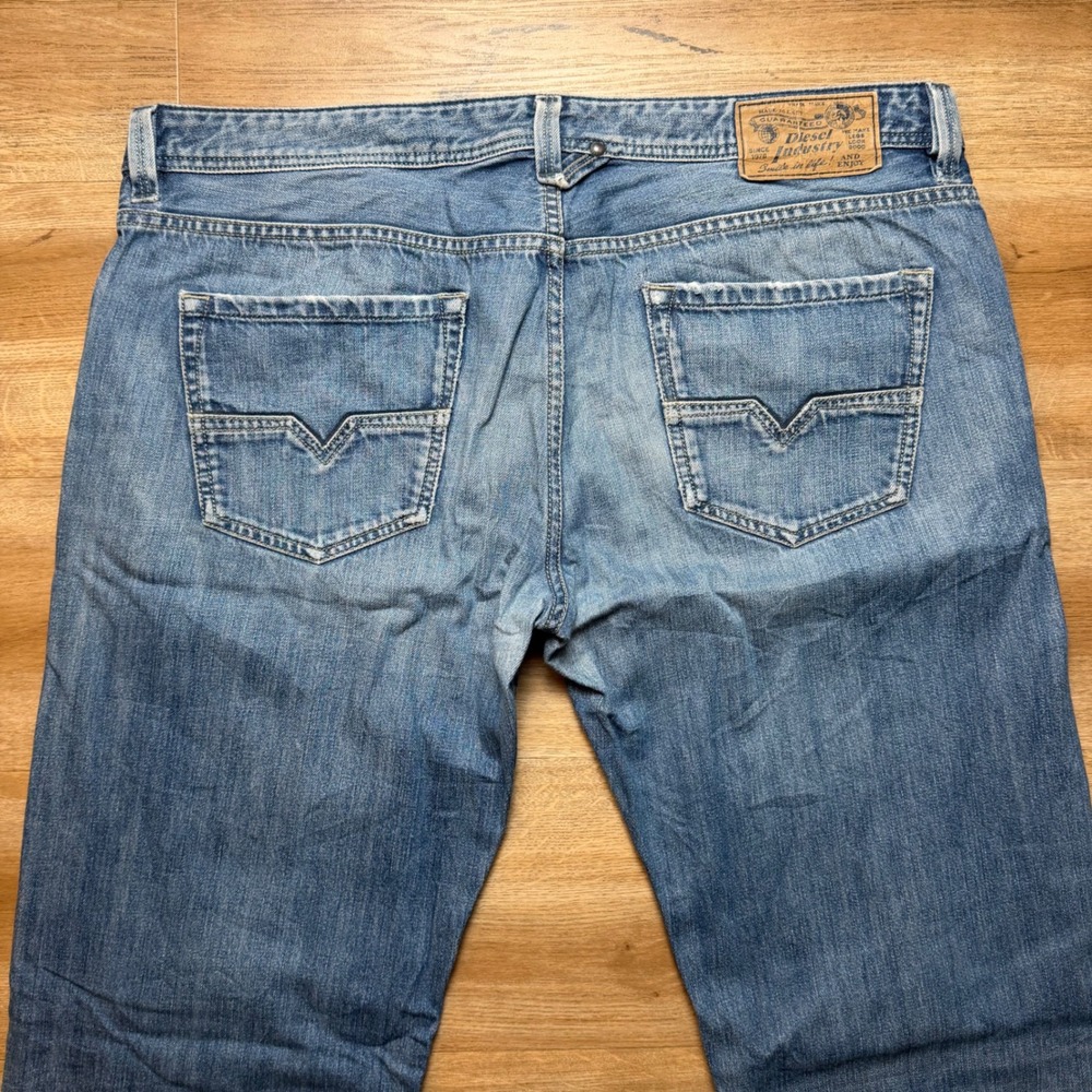 Diesel Larkee Jeans Men 38x34 Blue Regular Straight Leg Wash 008XR Button Fly - Picture 4 of 15
